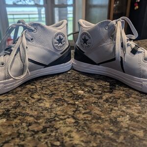 Men’s Chuck Taylor converse shoes size 8.5